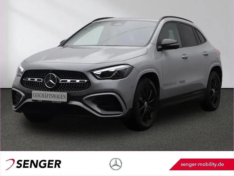 Manufaktur lack manufaktur alp Gebraucht 2025 Mercedes GLA180 AMG SUV | 42.690 € (Etwas zu teuer) - Bild 1/1
