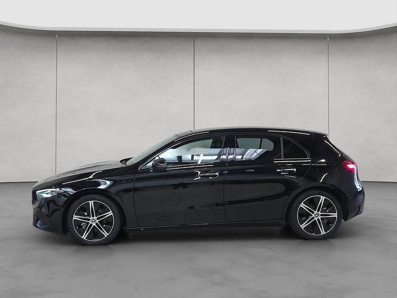 Gebraucht Mercedes A200 Advanced 163 PS (119 kW) 2026 Nachtschwarz Limousine