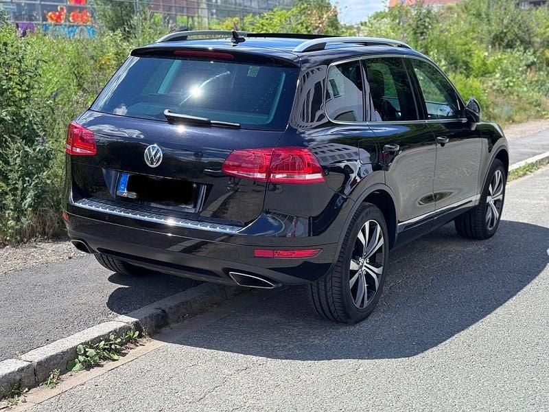 Używany VW Touareg 245 KM (180 kW) 2014 Czarny SUV