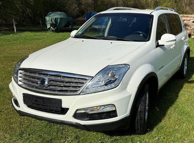 Gebraucht SsangYong Rexton Crystal 178 PS (130 kW) 2016 Weiß SUV