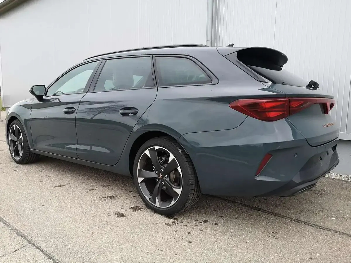 Neu Cupra Leon 190 PS (139 kW) 2026 Fjordblau Kombi
