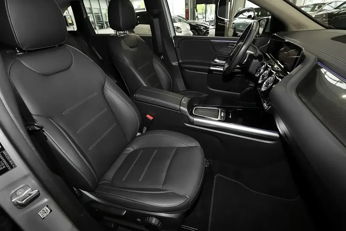 Gebraucht Mercedes B220 AMG 190 PS (139 kW) 2023 Metalliclack hightechsilber Kleinwagen