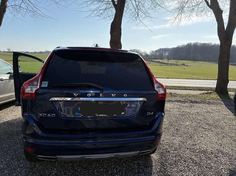 Gebraucht Volvo XC60 Ocean Race 190 PS (139 kW) 2016 Blau SUV