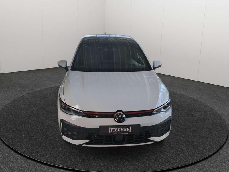 Gebraucht VW Golf VIII 265 PS (194 kW) 2024 Pure white Limousine