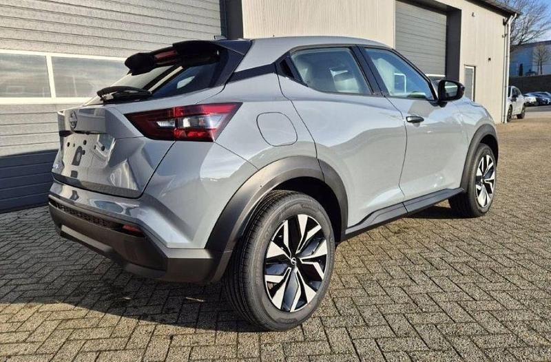 Neu Nissan Juke Acenta 114 PS (83 kW) 2026 Grau SUV