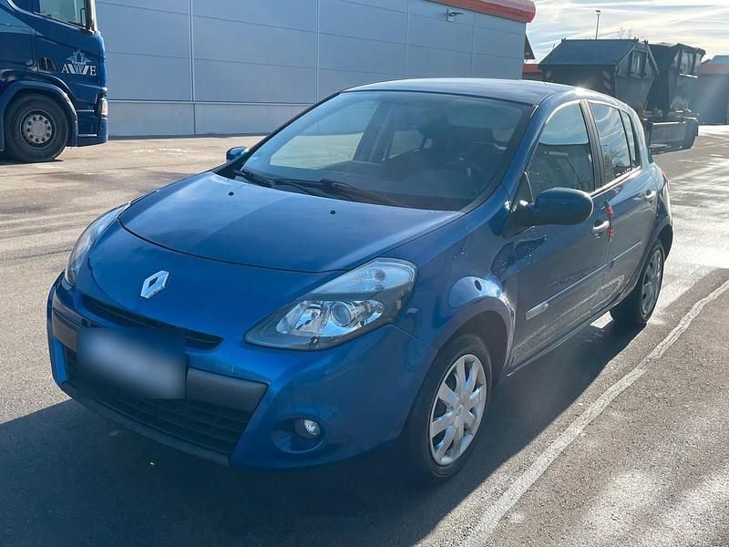 Blau Gebraucht 2010 Renault Clio II Limousine | 3.990 € (Teuer) - Bild 1/4