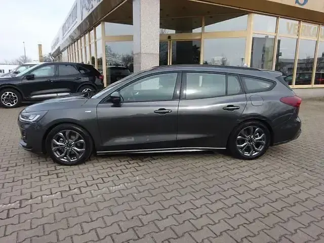 Gebraucht Ford Focus ST-Line 116 PS (85 kW) 2025 Grau Limousine