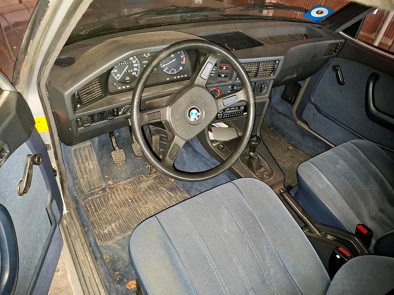 Gebraucht BMW 528 184 PS (135 kW) 1982 Silber Limousine