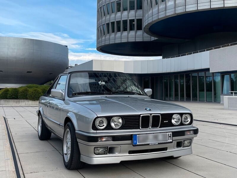 Silber Gebraucht 1991 BMW 316 Shadowline Cabrio | 15.900 € - Bild 1/4