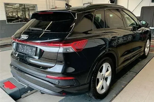 Gebraucht Audi Q4 e-tron S-Line 150 kW (204 PS) 2022 Schwarz SUV