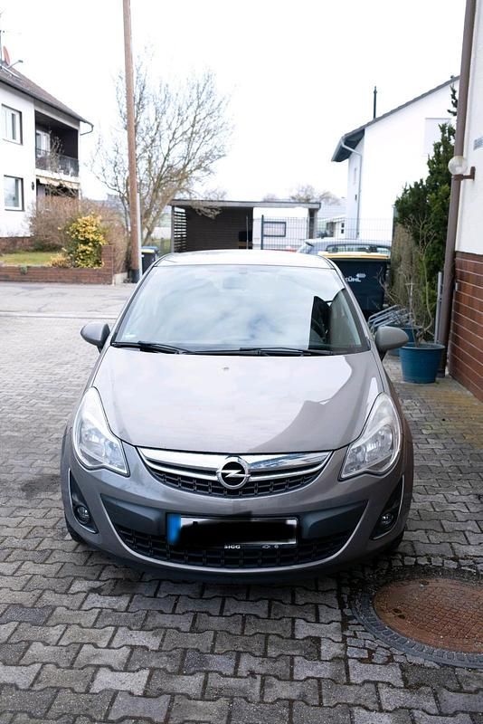 Gebraucht Opel Corsa 69 PS (50 kW) 2012 Andere farben Kleinwagen