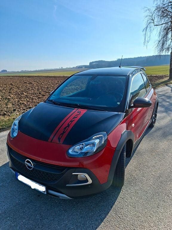 Gebraucht Opel Adam Rocks 150 PS (110 kW) 2016 Rot Kleinwagen