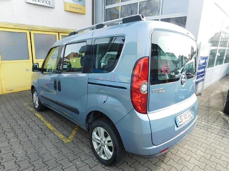 Gebraucht Opel Combo Edition 105 PS (77 kW) 2012 Van / Kleinbus