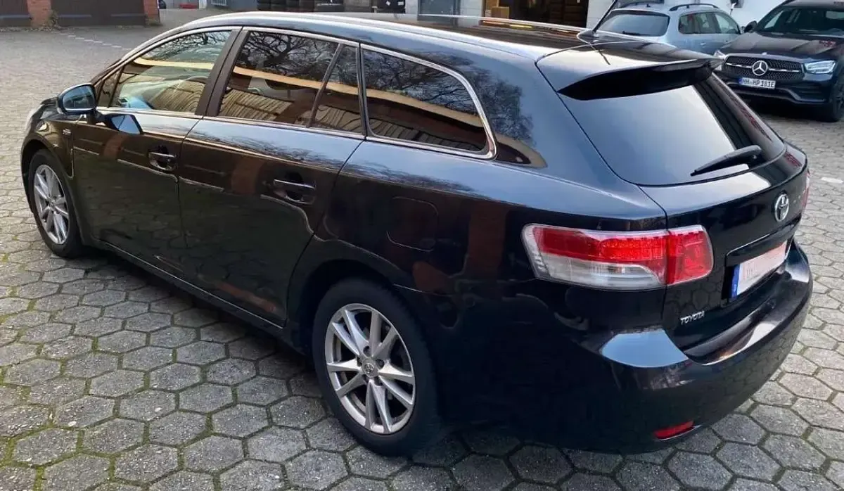 Gebraucht Toyota Avensis Multidrive S 152 PS (111 kW) 2011 Limousine
