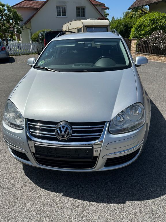 Silber Gebraucht 2009 VW Golf VI Comfortline Kombi | 3.950 € (Fairer Preis) - Bild 1/4