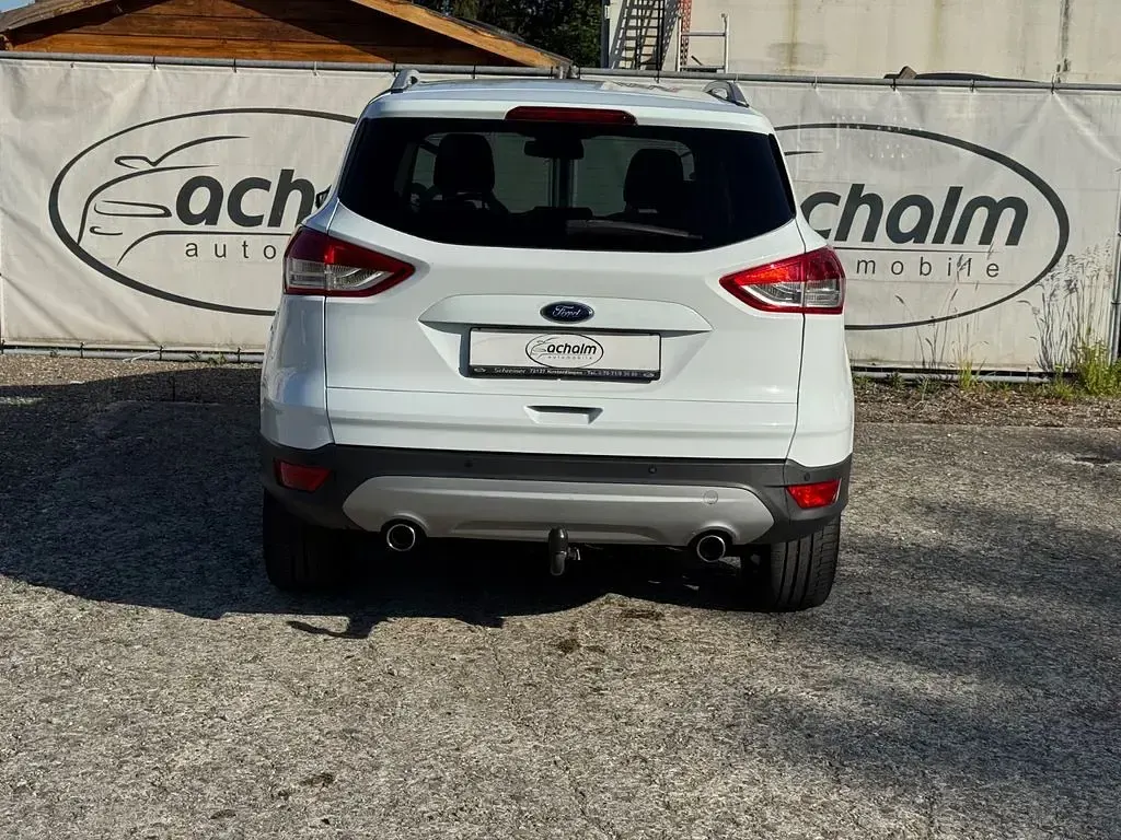 Usado Ford Kuga Titanium 163 HP (119 kW) 2013 Branco SUV
