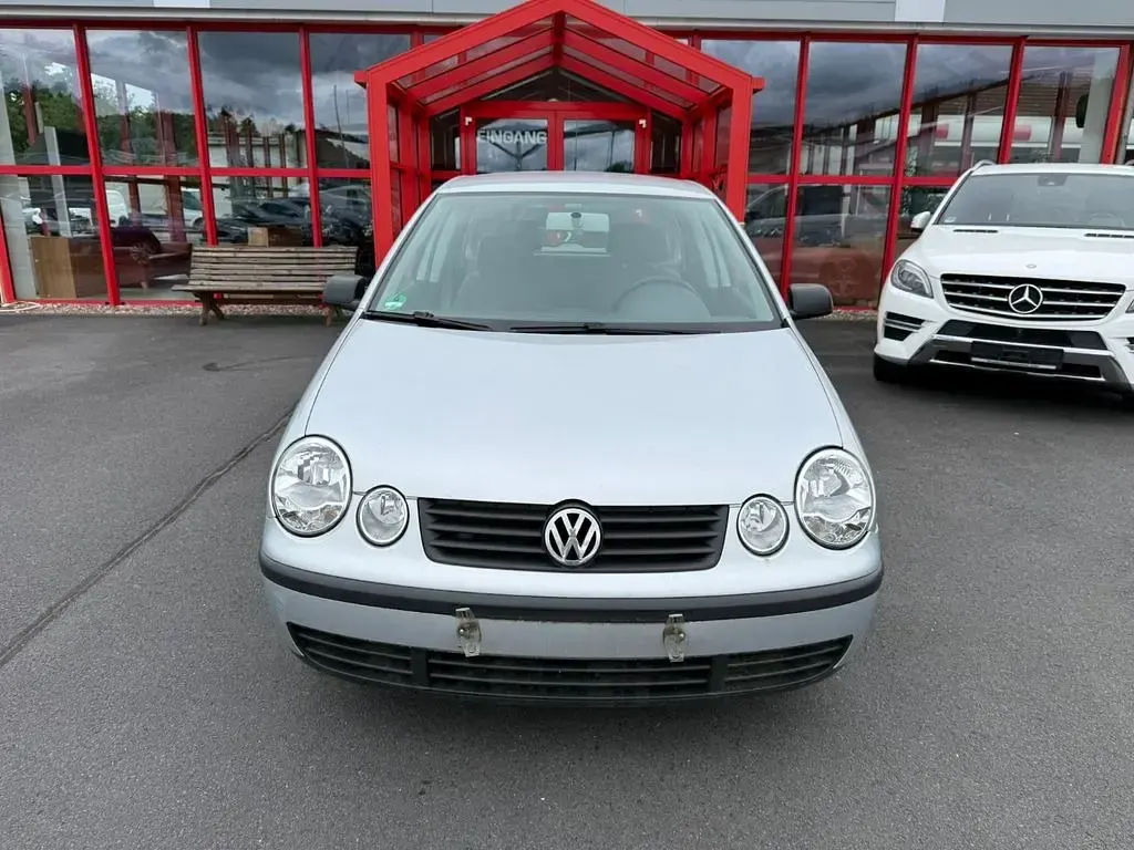Gebraucht VW Polo Basis 64 PS (47 kW) 2002 Silber Limousine