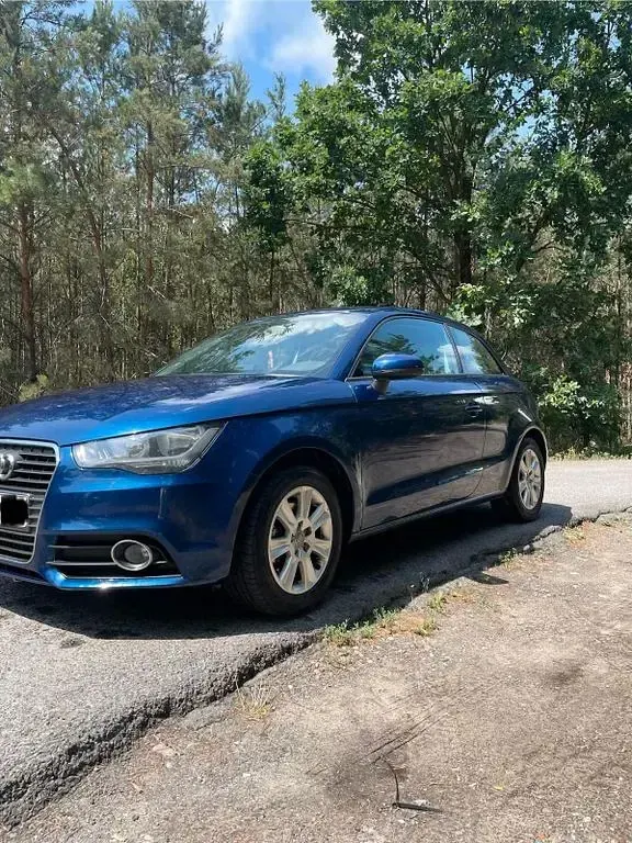 Gebraucht Audi A1 Ambition 105 PS (77 kW) 2010 Blau Kleinwagen