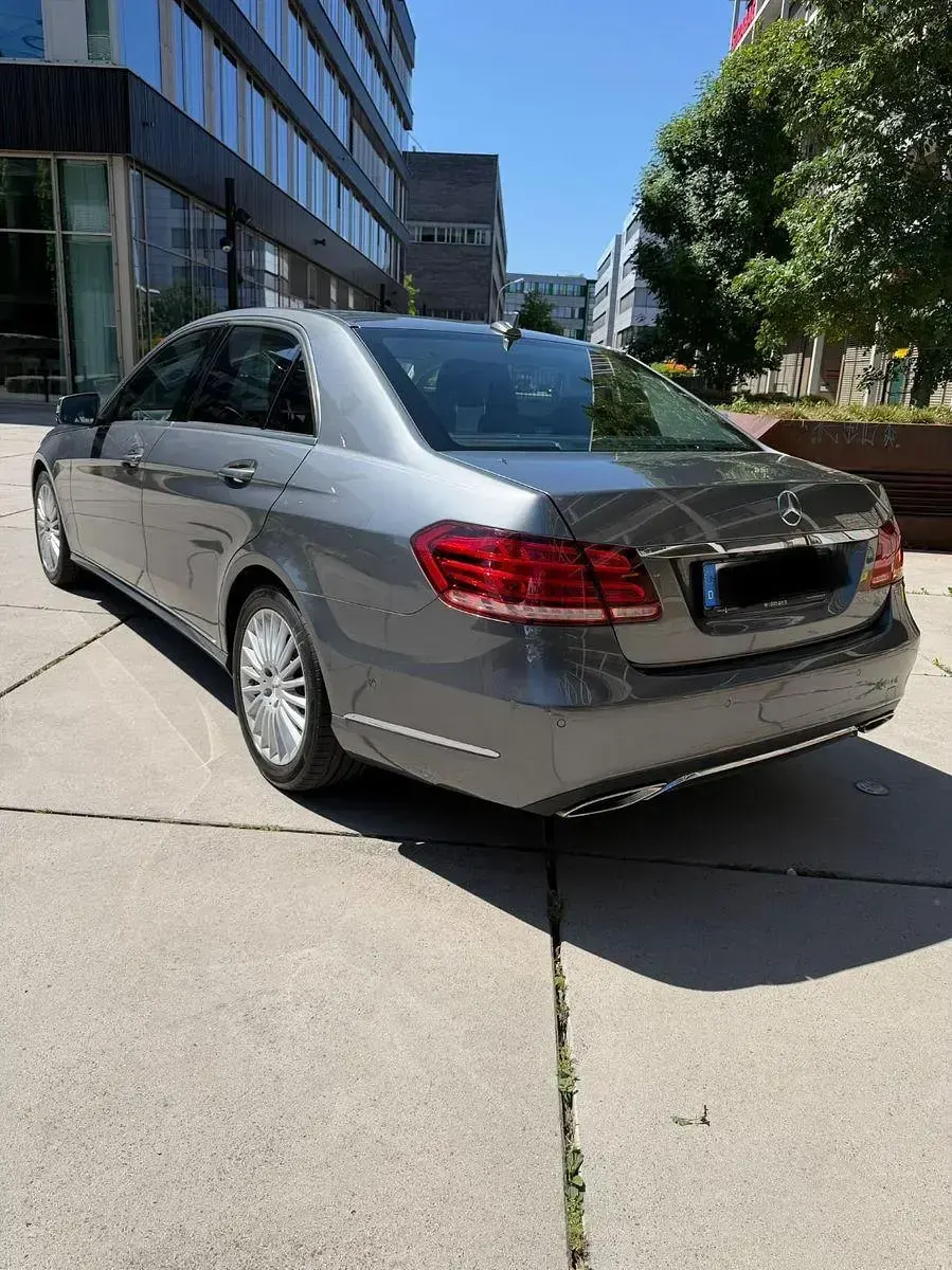 Gebraucht Mercedes E350 258 PS (189 kW) 2016 Grau Limousine