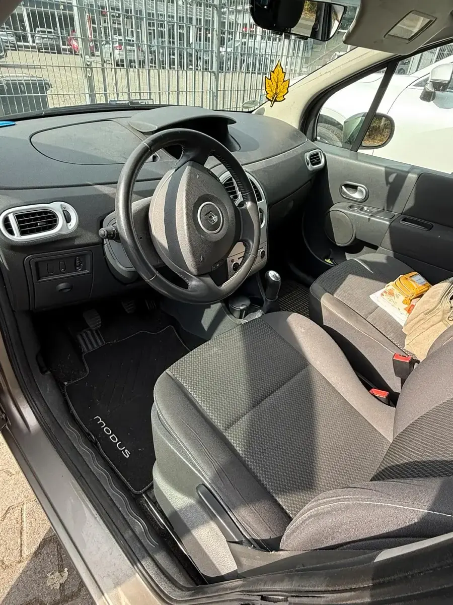 Gebraucht Renault Modus 74 PS (54 kW) 2011 Braun Van / Kleinbus