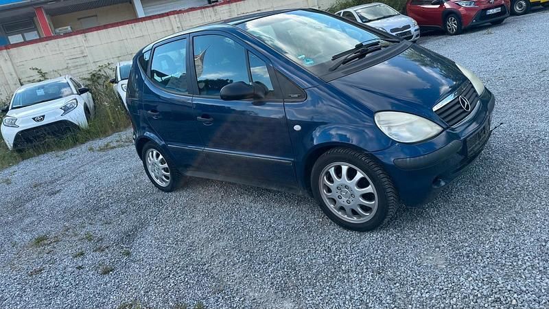 Blau Gebraucht 2002 Mercedes A170 Kleinwagen | 450 € (Guter Preis) - Bild 1/4