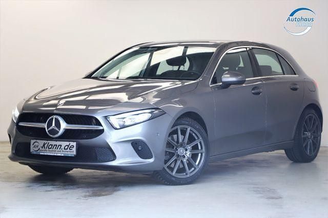 Gebraucht Mercedes A220 Progressive 190 PS (139 kW) 2018 Mountaingrau metallic Limousine