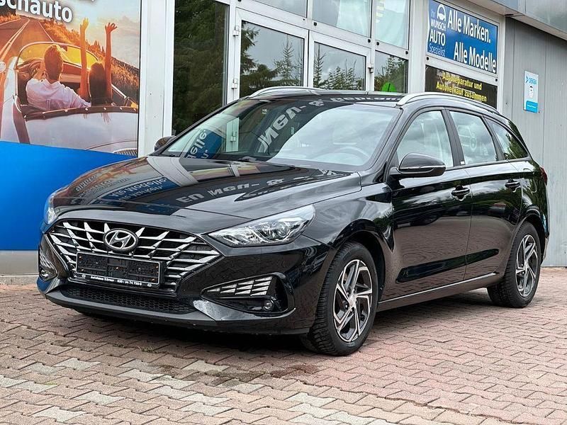 Schwarz Gebraucht 2021 Hyundai i30 Kombi | 15.990 € (Fairer Preis) - Bild 1/4