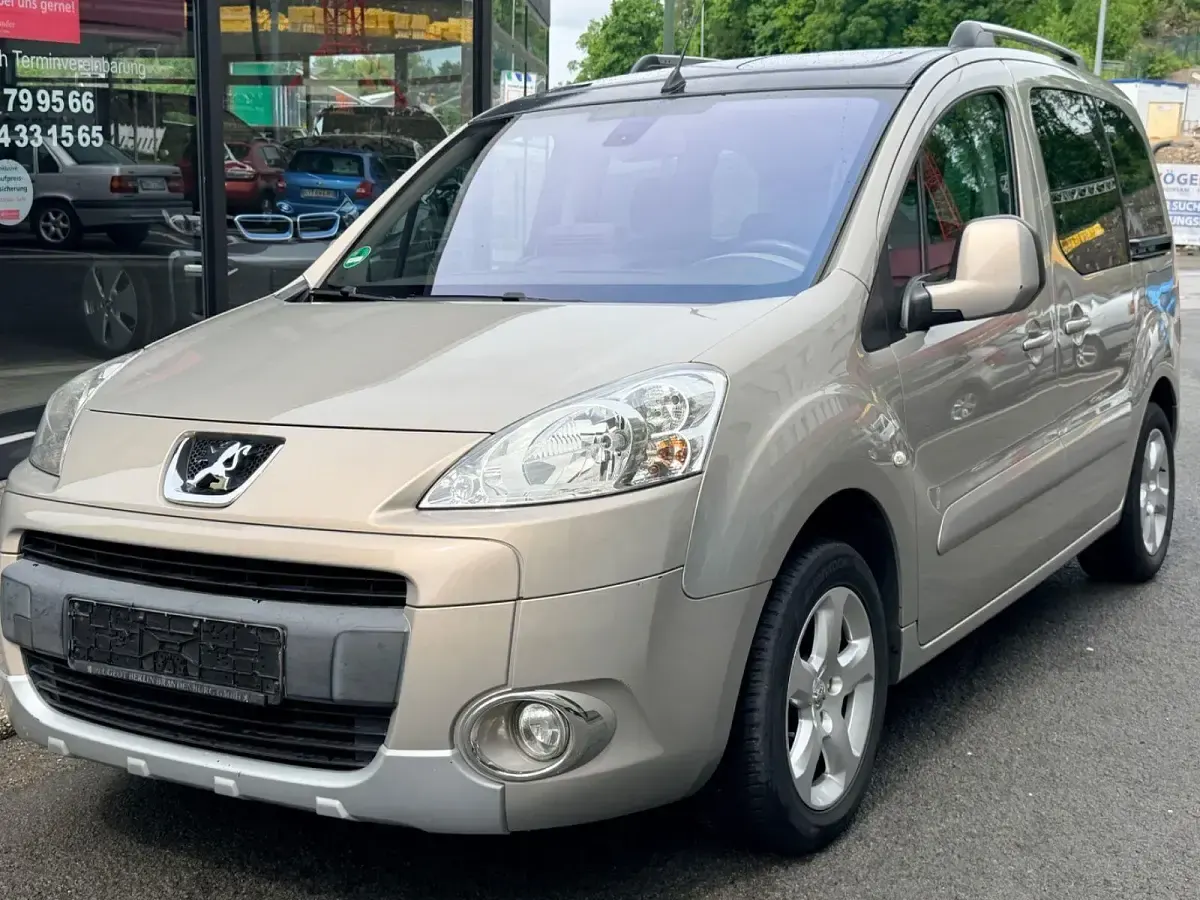 Gebraucht Peugeot Partner Tepee Premium 120 PS (88 kW) 2010 Beige Van / Kleinbus