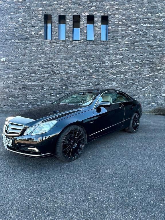 Gebraucht Mercedes E350 231 PS (169 kW) 2009 Schwarz Coupé