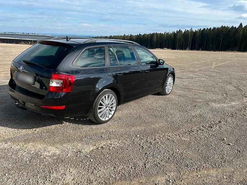 Gebraucht Skoda Octavia 150 PS (110 kW) 2016 Schwarz Kleinwagen