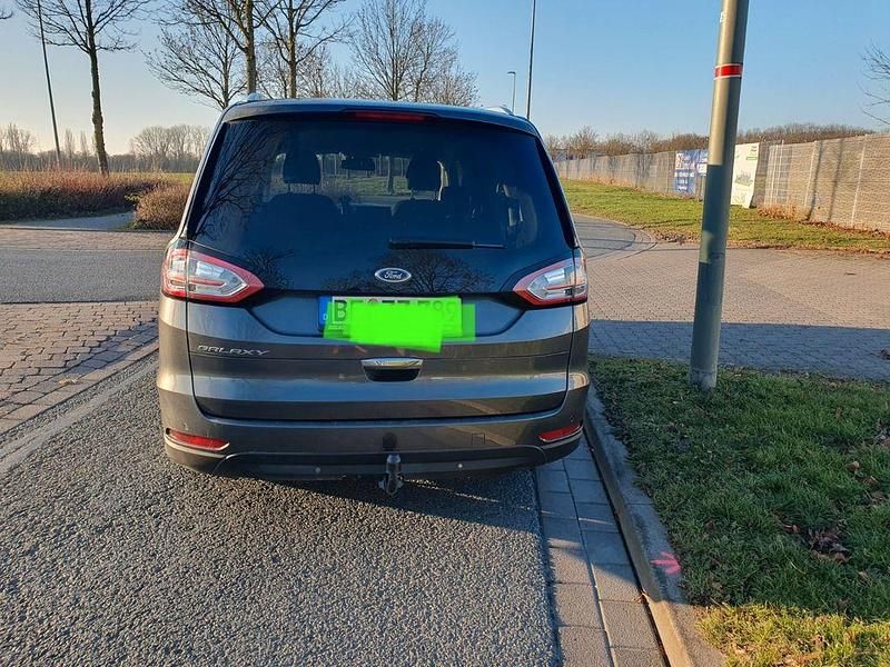 Gebraucht Ford Galaxy 180 PS (132 kW) 2016 Grau Van / Kleinbus