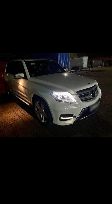 Weiß Gebraucht 2013 Mercedes GLK350 AMG line SUV | 20.500 € (Fairer Preis) - Bild 1/4