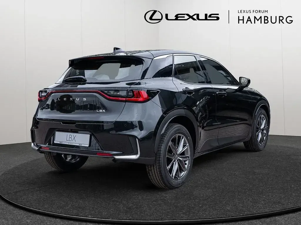 Neu Lexus LBX 136 PS (100 kW) 2026 Schwarz SUV