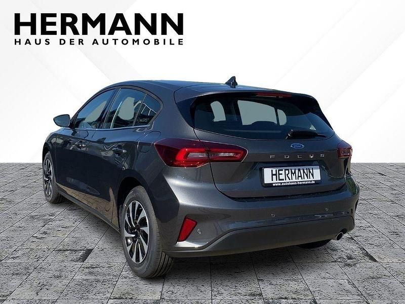 Gebraucht Ford Focus Titanium 125 PS (91 kW) 2024 Magnetic metallic (pn4dq) (gr Limousine