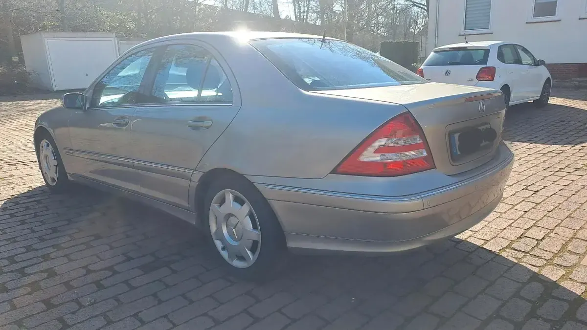 Gebraucht Mercedes C320 Avantgarde 218 PS (160 kW) 2004 Silber Limousine