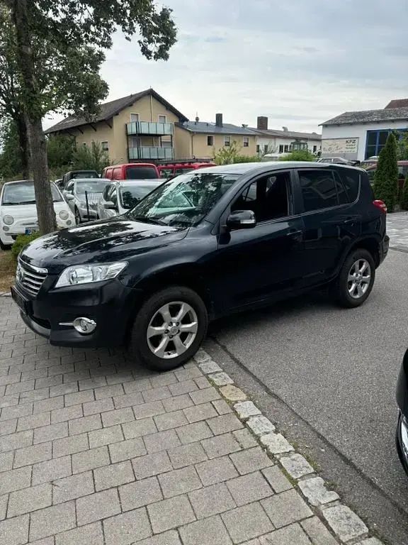 Gebraucht Toyota RAV4 Life 150 PS (110 kW) 2011 Blau SUV