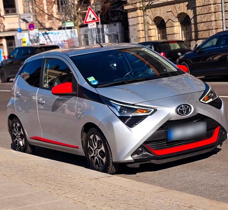 Gebraucht Toyota Aygo 72 PS (52 kW) 2018 Silber Kleinwagen