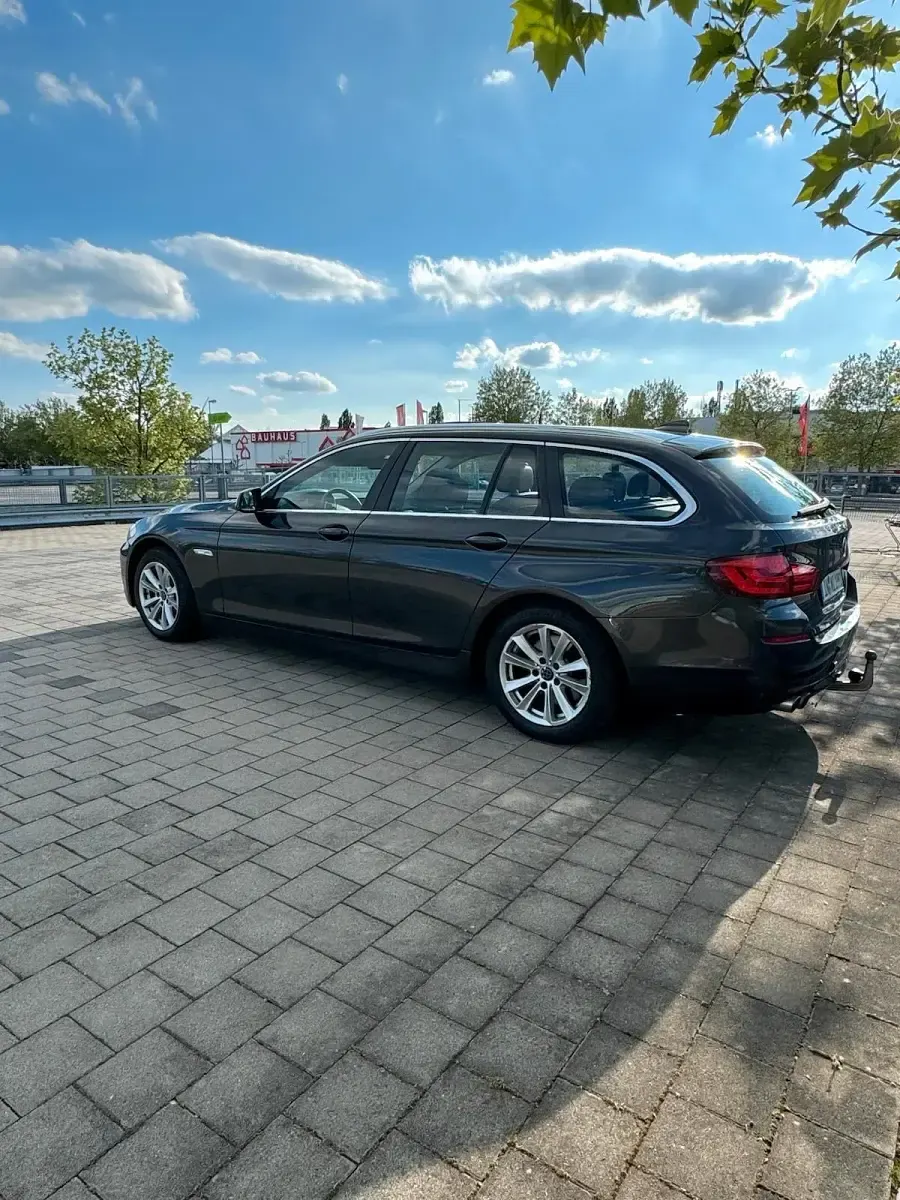 Gebraucht BMW 520 2012 Grau Kombi