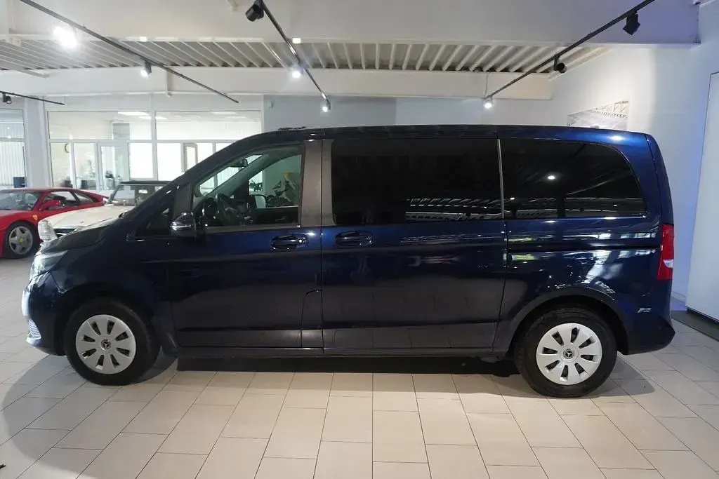Gebraucht Mercedes V200 136 PS (100 kW) 2018 Blau Van / Kleinbus
