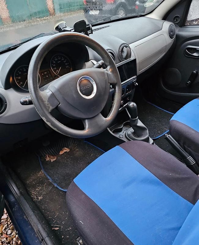 Gebraucht Dacia Sandero 75 PS (55 kW) 2012 Blau Kleinwagen