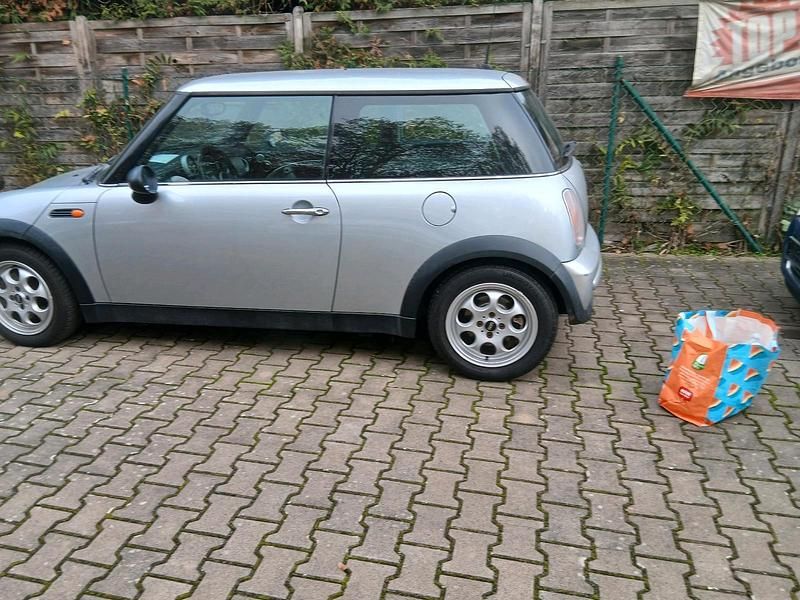 Grau Gebraucht 2003 Mini ONE Kleinwagen | 2.000 € (Etwas zu teuer) - Bild 1/4