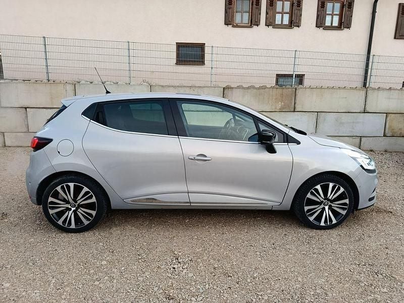 Gebraucht Renault Clio IV Initiale Paris 118 PS (86 kW) 2017 Limousine
