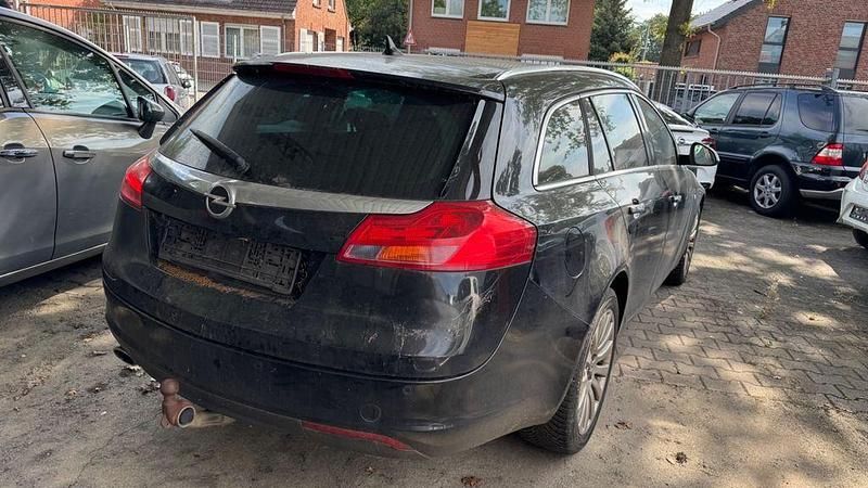 Gebraucht Opel Insignia Cosmo 160 PS (117 kW) 2009 Schwarz Kombi