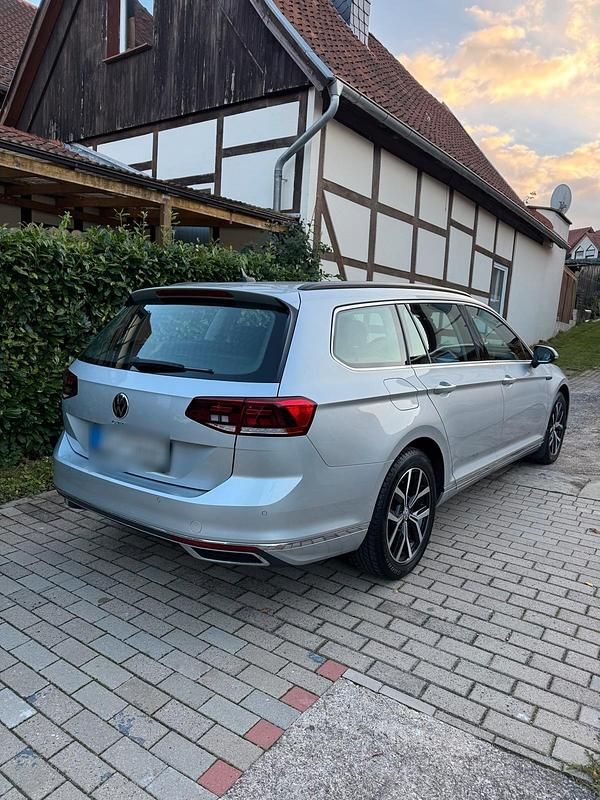 Gebraucht VW Passat GTE 156 PS (114 kW) 2021 Silber Kombi