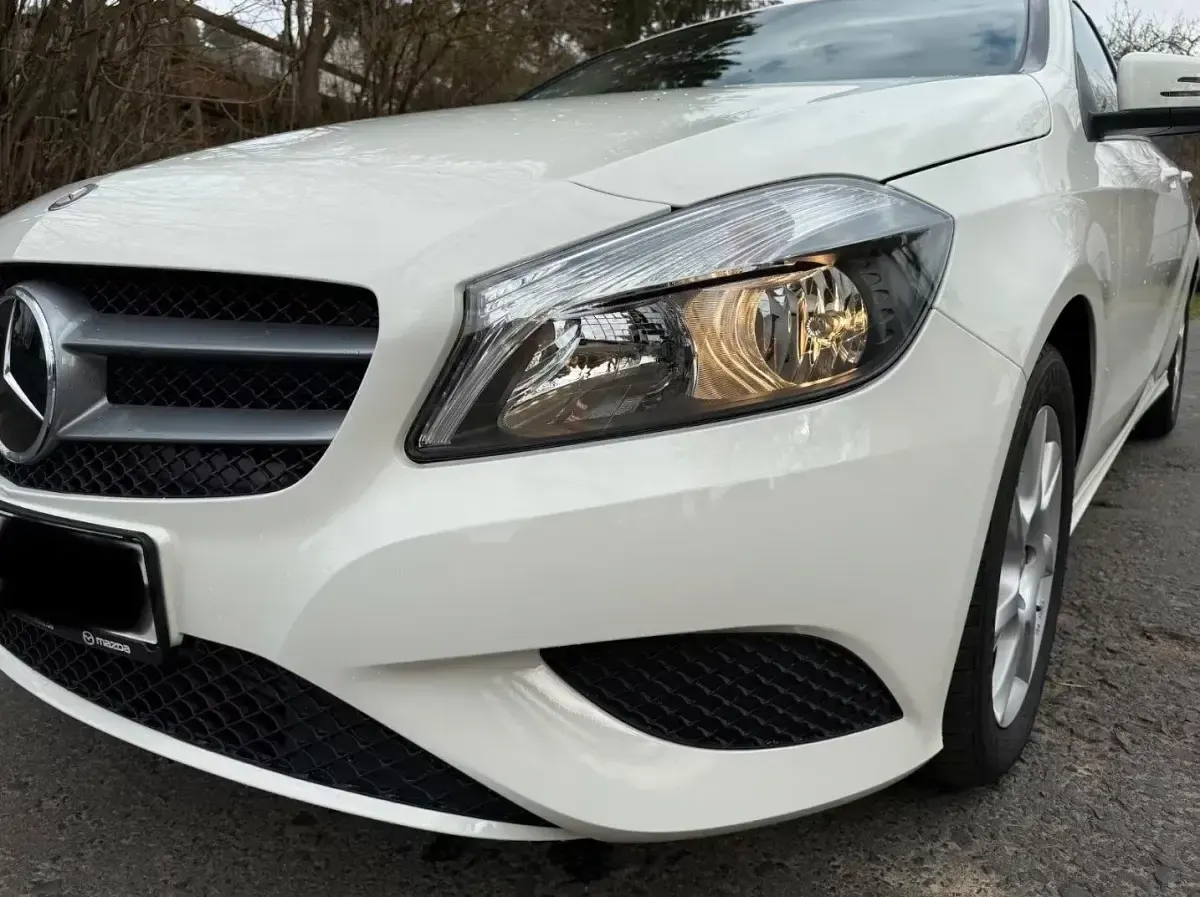 Gebraucht Mercedes A180 122 PS (89 kW) 2014 Weiß Kleinwagen