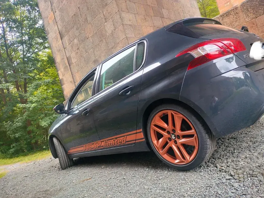Gebraucht Peugeot 308 Active 125 PS (91 kW) 2014 Grau Limousine