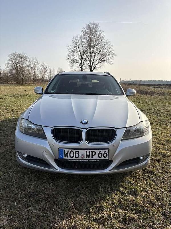 Gebraucht BMW 316 116 PS (85 kW) 2011 Grau Kombi