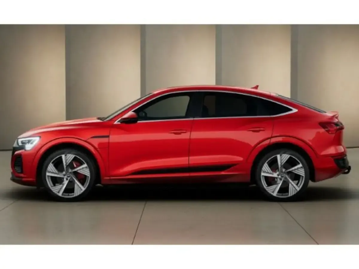 Gebraucht Audi Q8 Sportback e-tron S-Line 300 kW (408 PS) 2023 Rot SUV