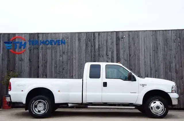 Second-hand Ford V8 325 CP (239 kW) 2005 Alb SUV