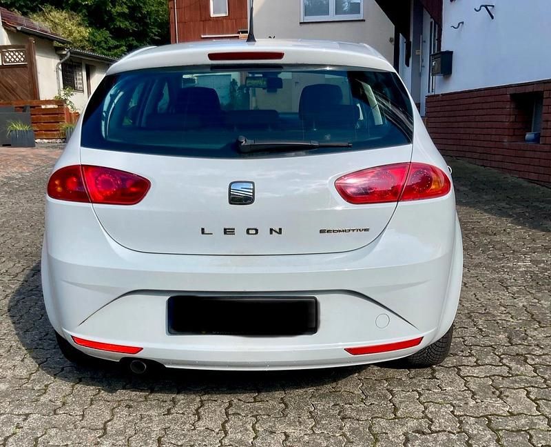 Gebraucht Seat Leon 105 PS (77 kW) 2012 Weiß Limousine